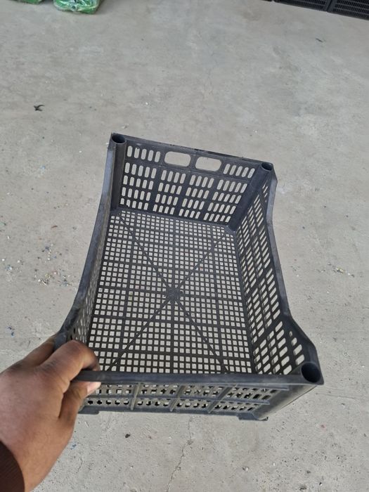 Пластмасс ящиклар сотилади оптом.