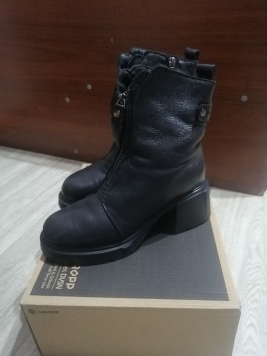 Срочно продам зимние сапоги