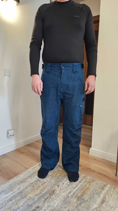 Haina si pantaloni snowboard