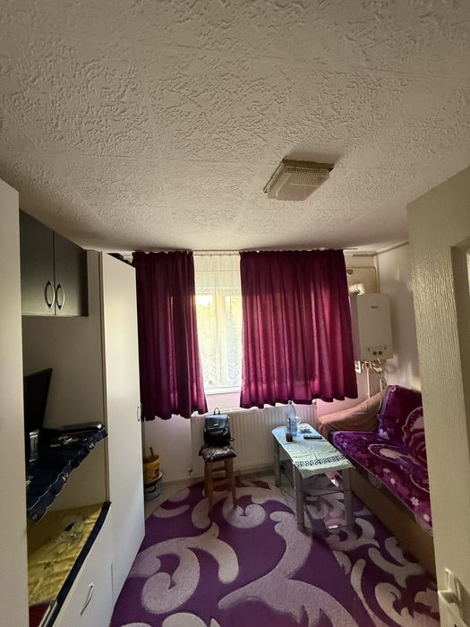 Inchiriez camera camin (garsoniera) 16m2