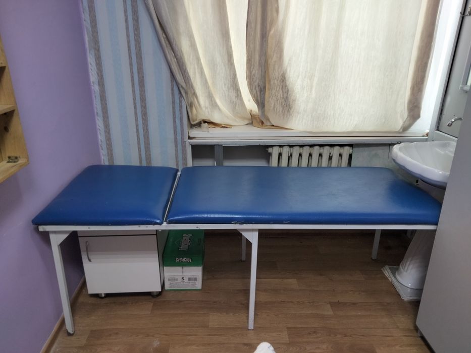 25 000   Продам кушетку .