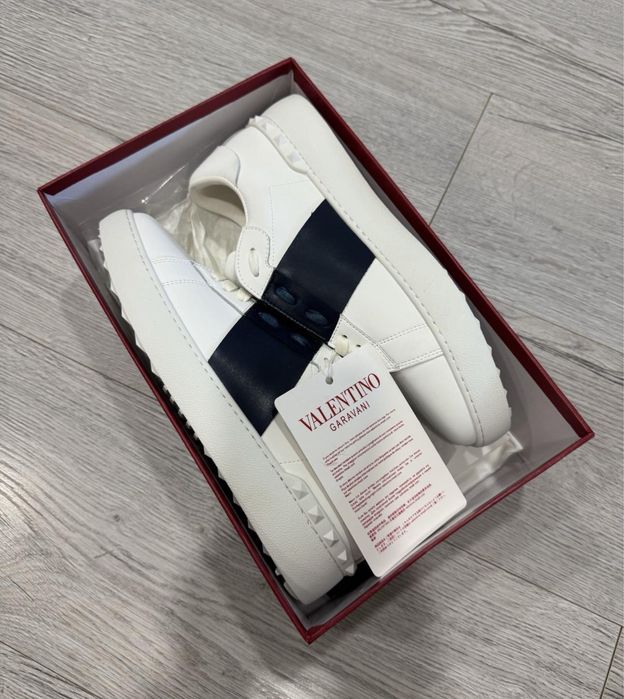 Valentino ‘ white/blue’