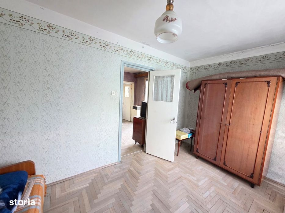 3 camere, etaj 2, zona semicentrală, balcon, termopan