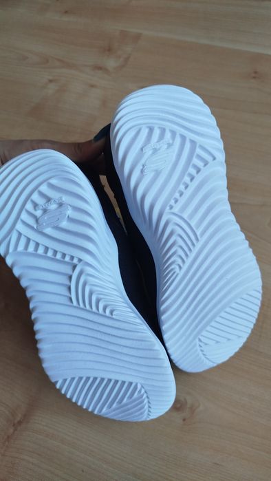 Нови Skechers slip-ins 33