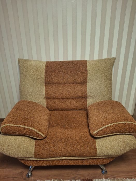 Кресло пушистое.