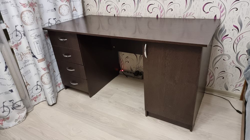Продам письменный стол
