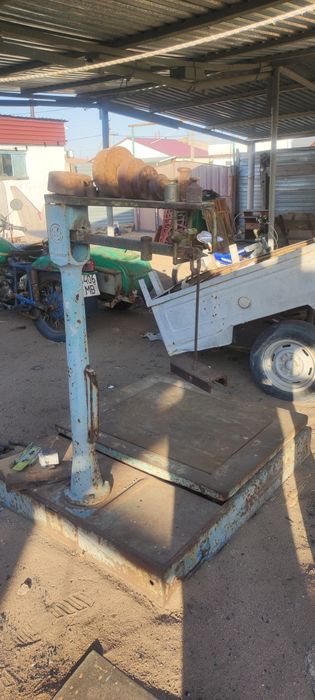 Продам весы 1000кг