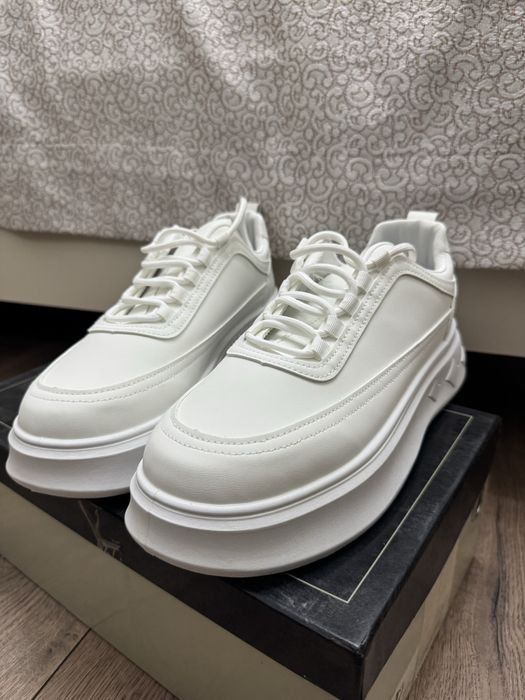 Белые кроссовки 42 размер