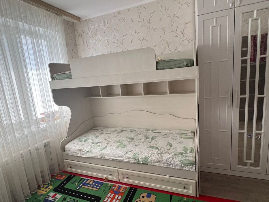 Двухярусная кровать