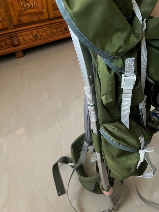 Rucsac cu cadru de aluminiu