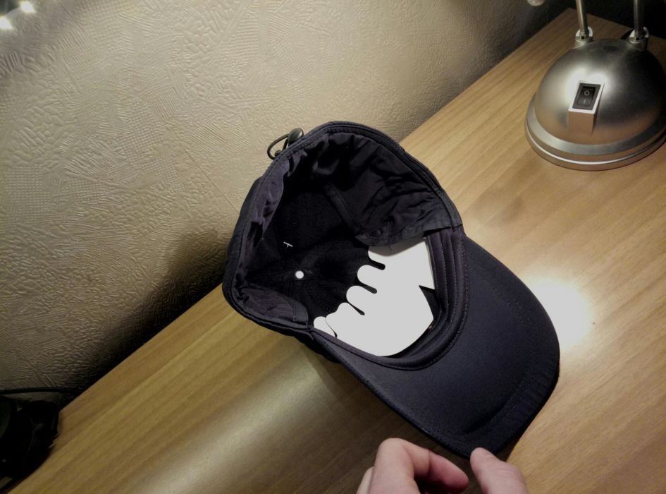 Зимни шапки с уши и козирка на автомобилни марки！