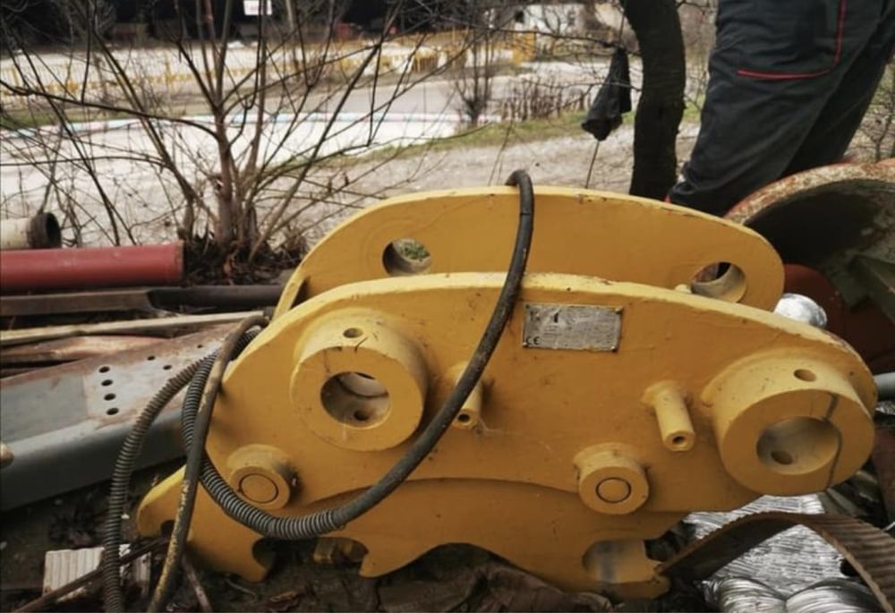 Бързосменник за колесен багер