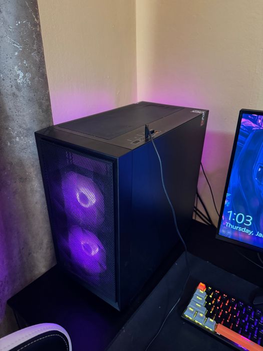 Pc gaming RTX 4060 cu procesor Ryzen 5 5600X