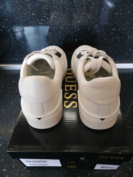 Оригинални кецове Guess
