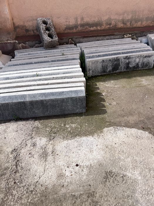 Строительные элементы из бетона.