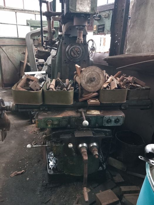 Продавам металообработваща фреза