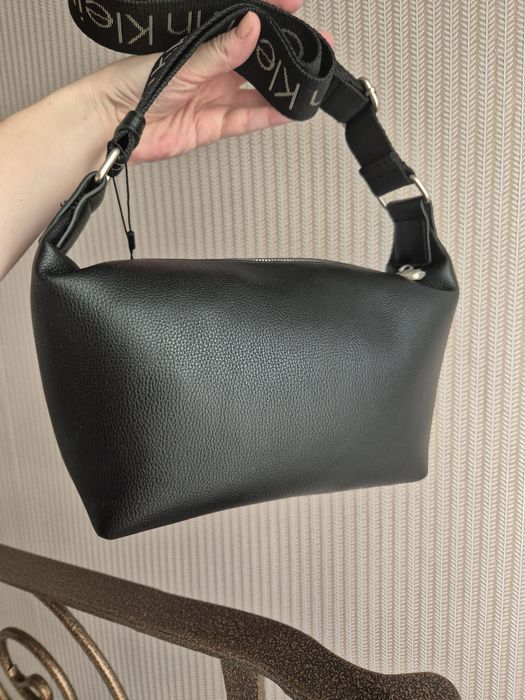 Продам новую сумку Calvin Klein