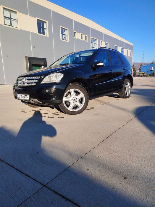 Vând Mercedes ML/W164