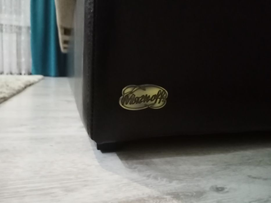 Диван Мягков коричневого цвета