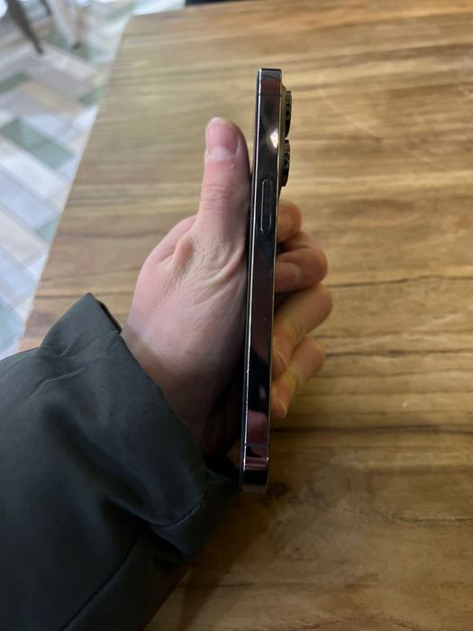 Продам iphone 14 pro