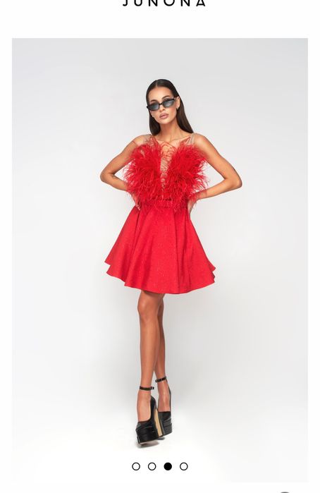 Червена рокля и гащеризон junona