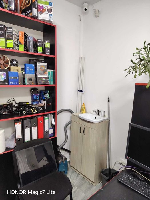 spatiu comercial