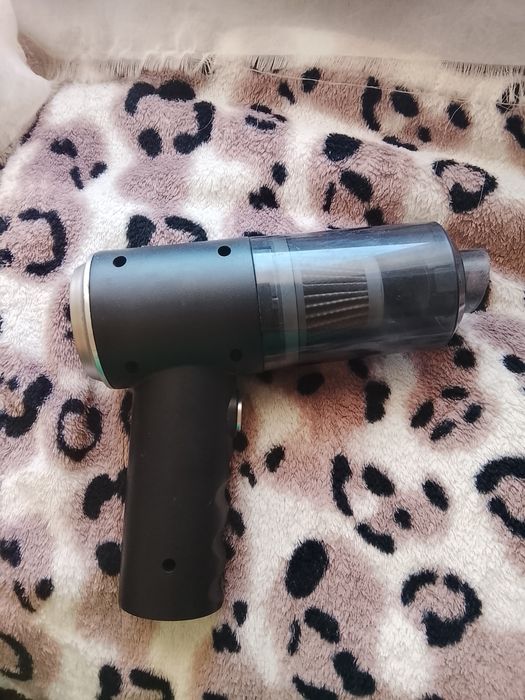 Aspirator mic de mana cu incarcator