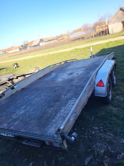 Inchiriez Platforma / trailer auto