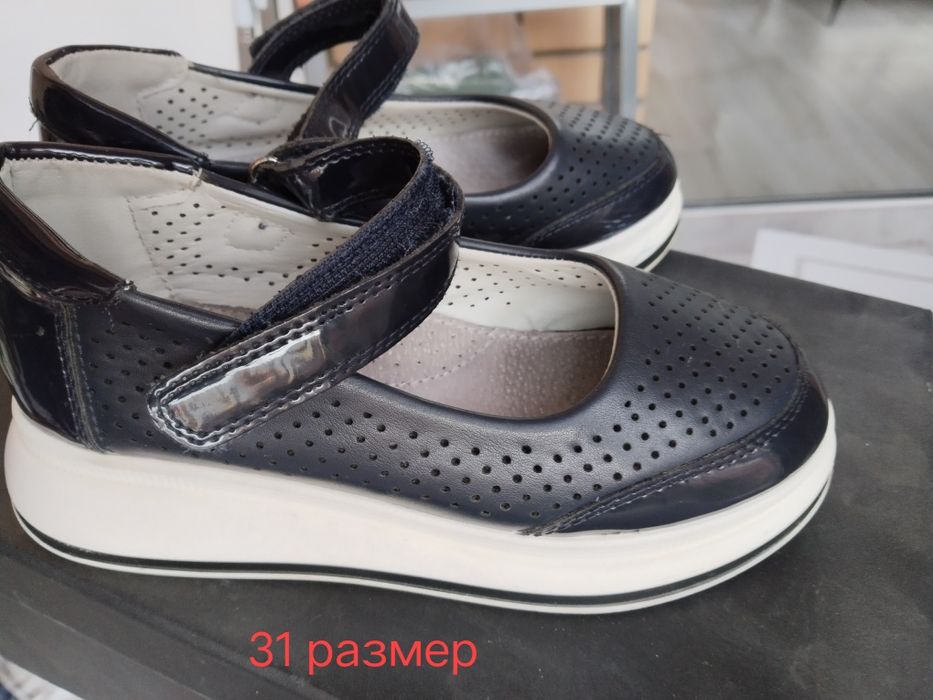 Продам туфли для девочки