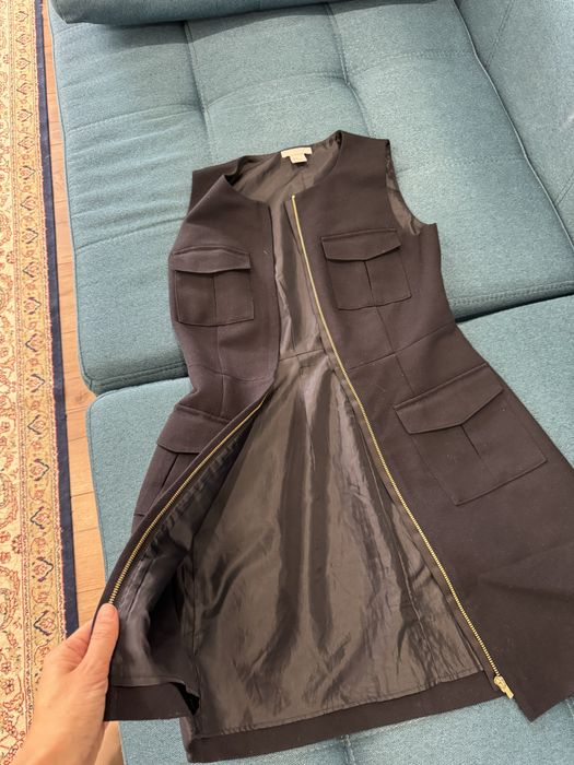 Темно синее платье футляр