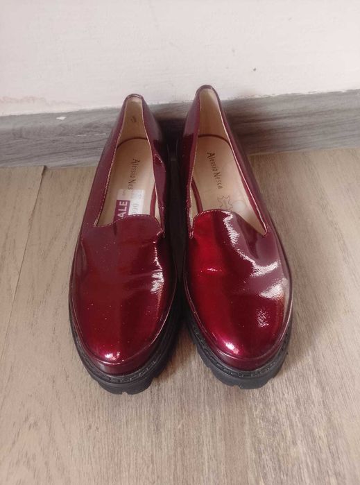 Продам женскую обувь