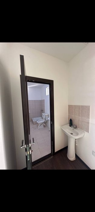 Коттедж 3 хонали сотилади каршида