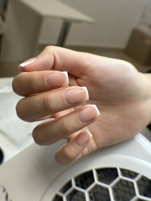 Маникюр и педикюр