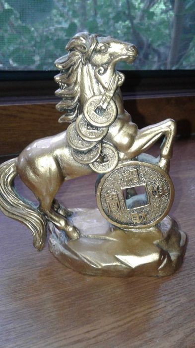 Хороший подарок и  талисман для мужчин  сувенир Лошадь