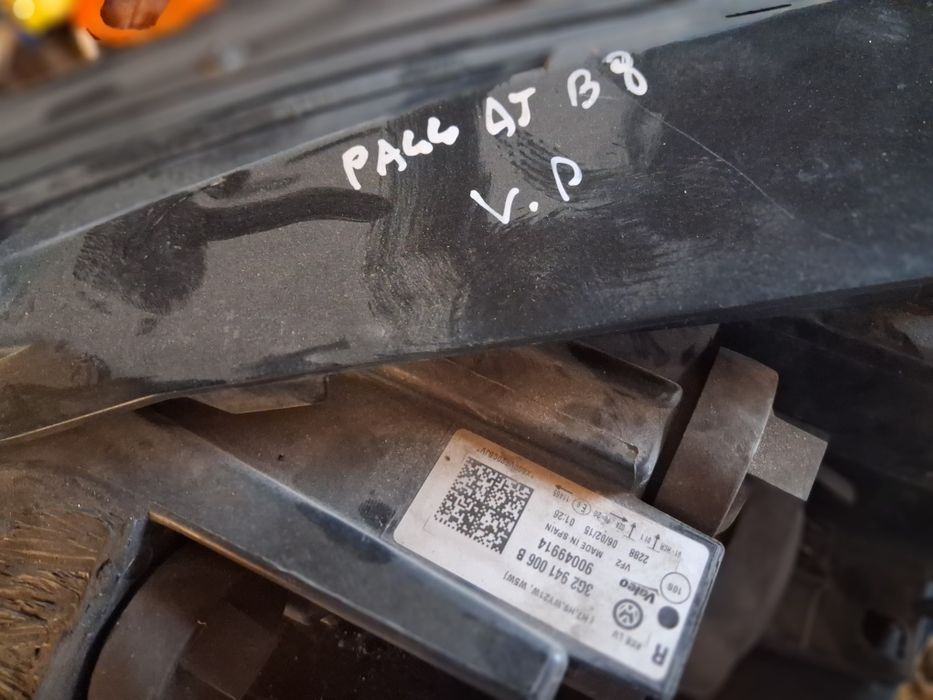 Far dreapta Passat B8 original 2014-2023 cod 3G2941006B halogen