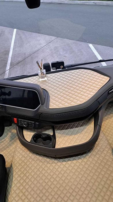 Стелки за камион Даф DAF XG 106 2021+ EURO 7 под 2 нива Еко кожа