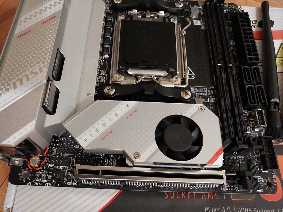 AMD Ryzen 5 9600X + MSI MPG B650i Edge Wi-Fi