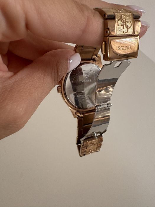 Дамски часовник Guess