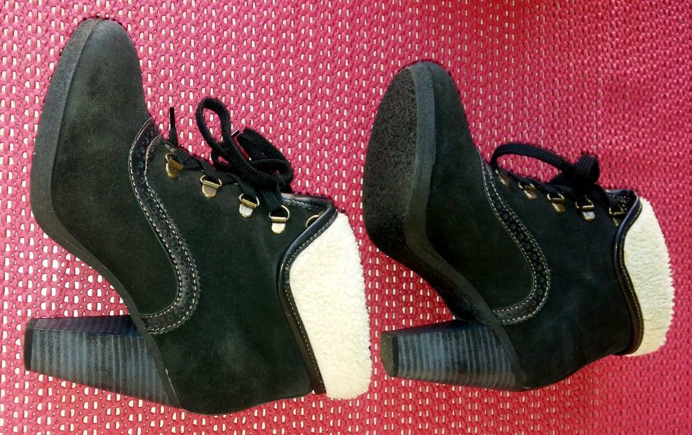 Vând botine din piele naturală îmblanite mărimea 37.