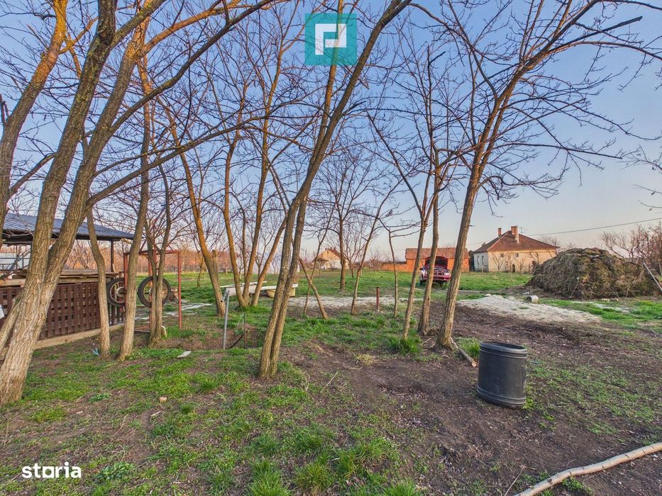 Casă din 2 corpuri cu 5 camere în  Lőkösháza