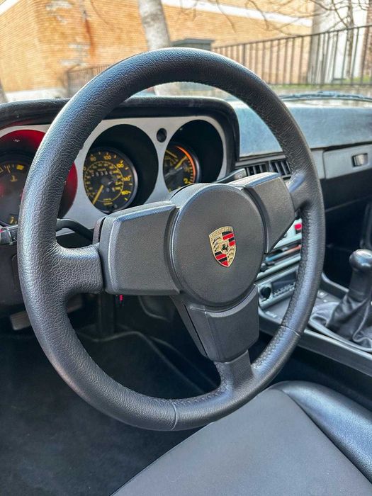Porsche 944 atestat retromobil