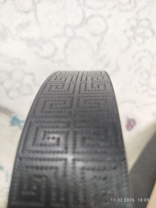Продам ремень Givenchy новый.