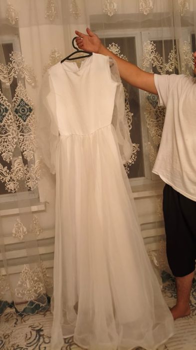 Ак көйлектер сатылады