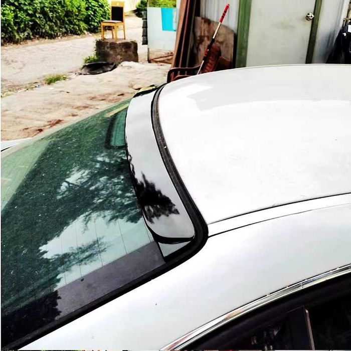 Eleron Lip Luneta Spoiler Geam BMW Seria 3 E46, Negru Lucios, ABS