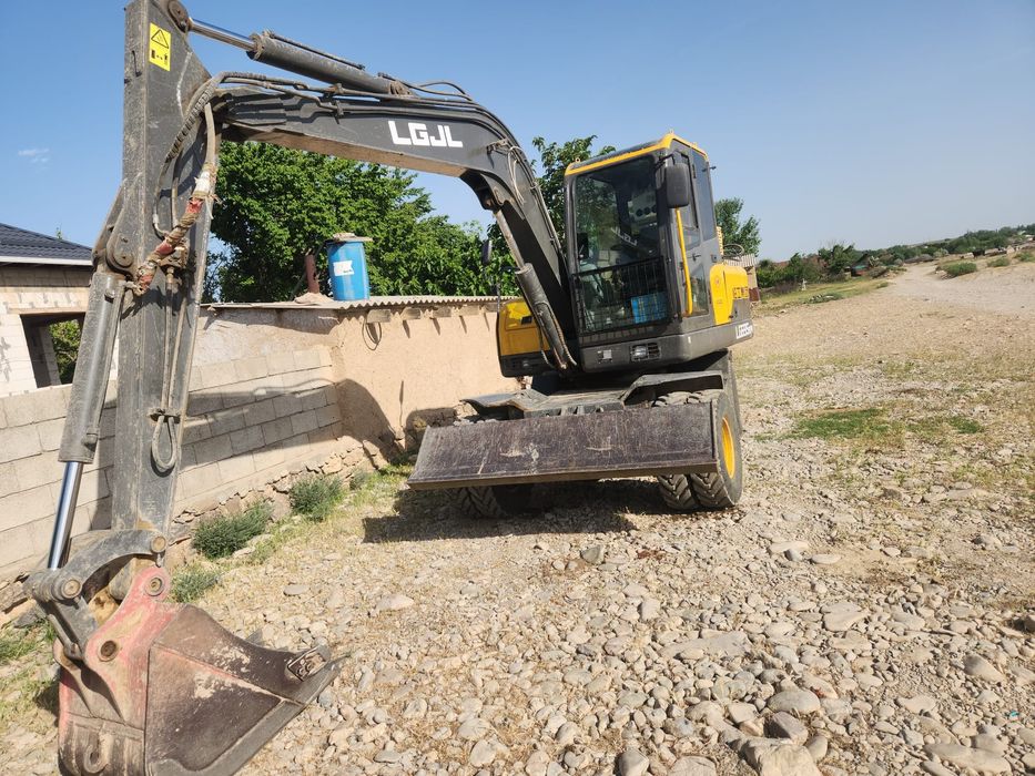 Экскаватор 9,5 тонна