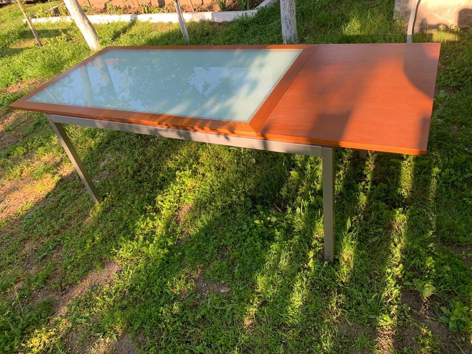 Vând masă de terasă