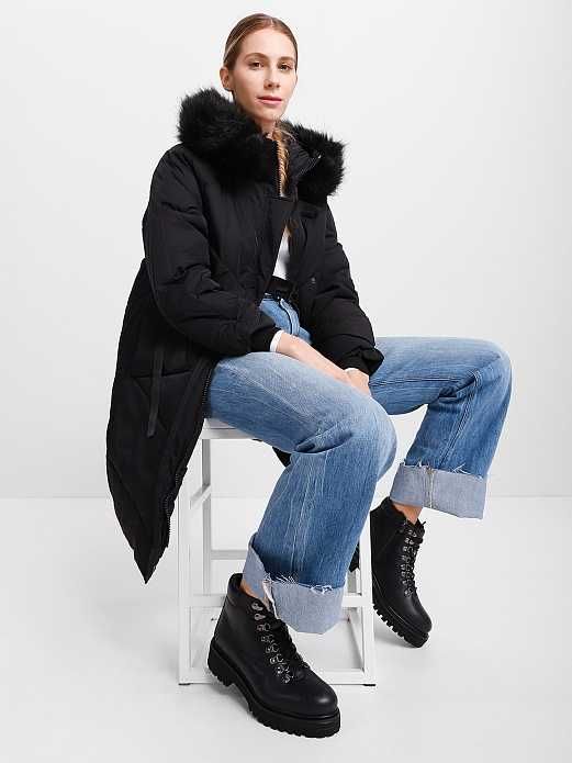 Теплая фирменная куртка для Вас