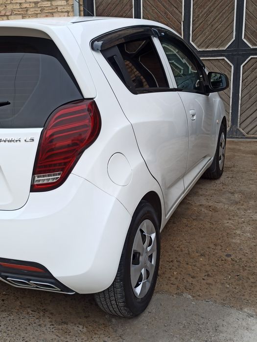 Спарк , 2015 - 2 позиция , состояние жуда яхши