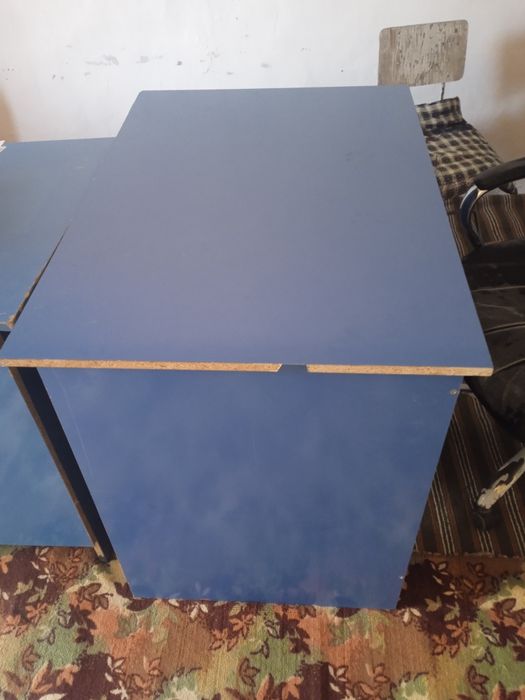 Ofisniy kreslo stol laminat aparat sotiladi