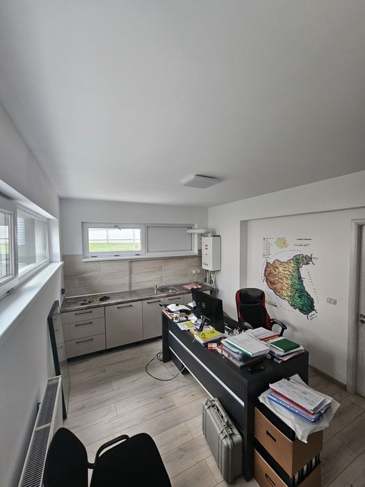 Vand Spațiu Comercial